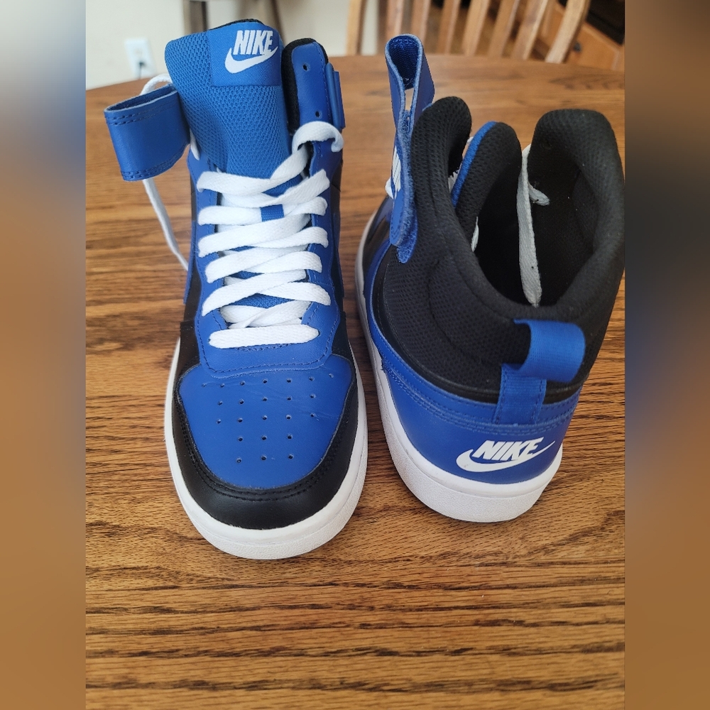Nike Blue Black White Court Borough Mid High-Top Shoes Kicks Sneakers - Picture 2 of 8